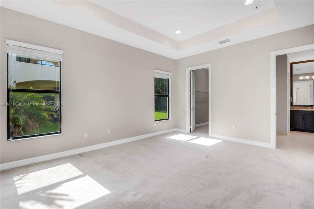 Active With Contract: $1,350,000 (5 beds, 4 baths, 3798 Square Feet)