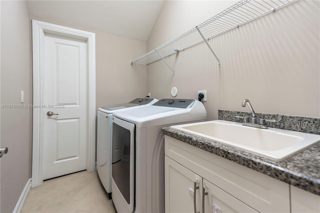 Active With Contract: $1,350,000 (5 beds, 4 baths, 3798 Square Feet)