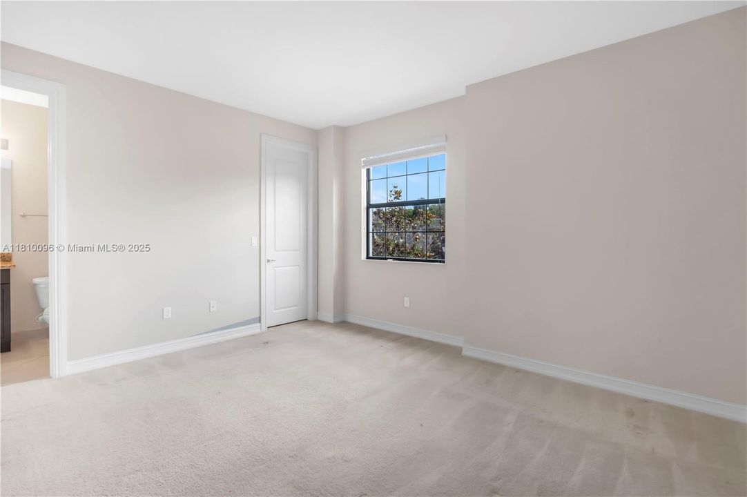 Active With Contract: $1,350,000 (5 beds, 4 baths, 3798 Square Feet)