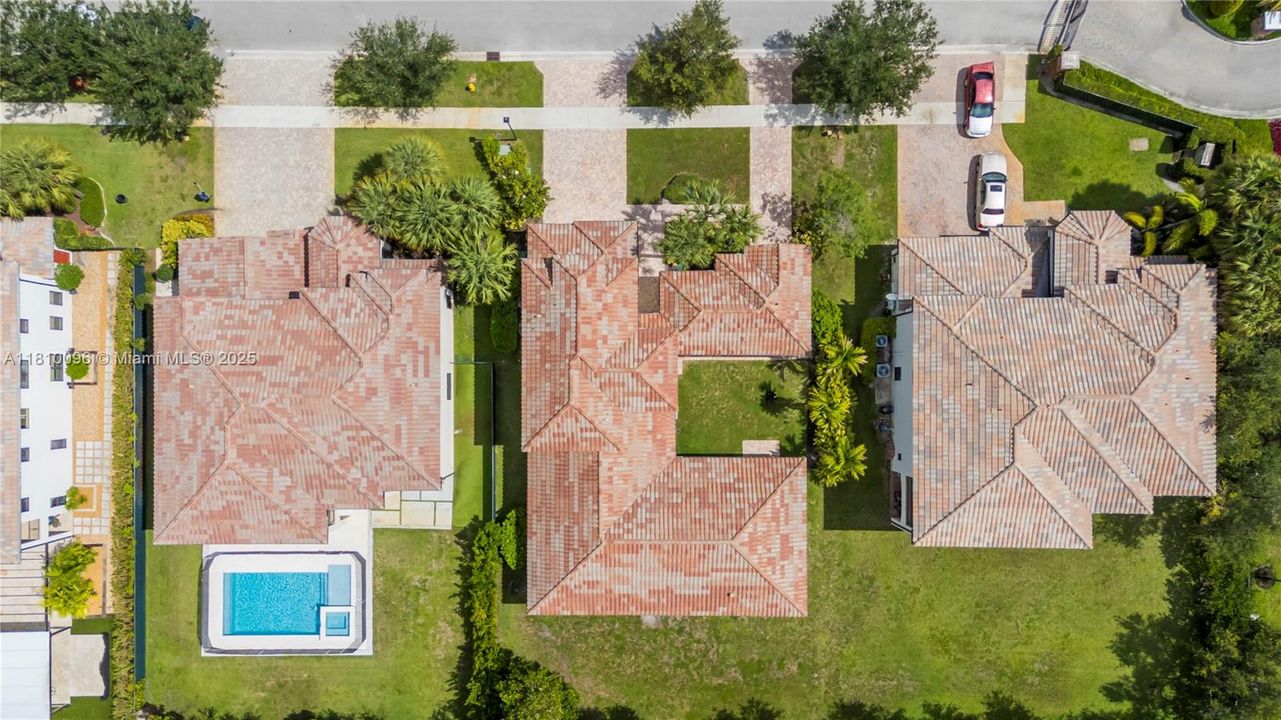 Active With Contract: $1,350,000 (5 beds, 4 baths, 3798 Square Feet)