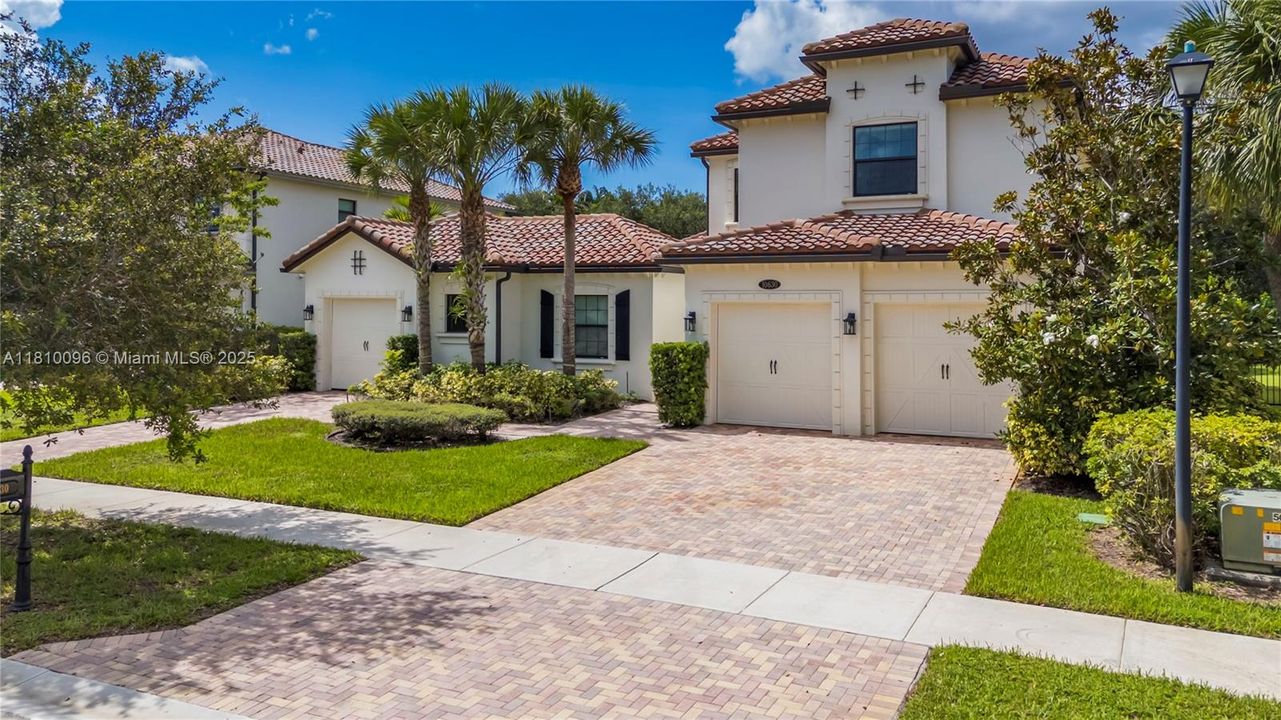 Active With Contract: $1,350,000 (5 beds, 4 baths, 3798 Square Feet)