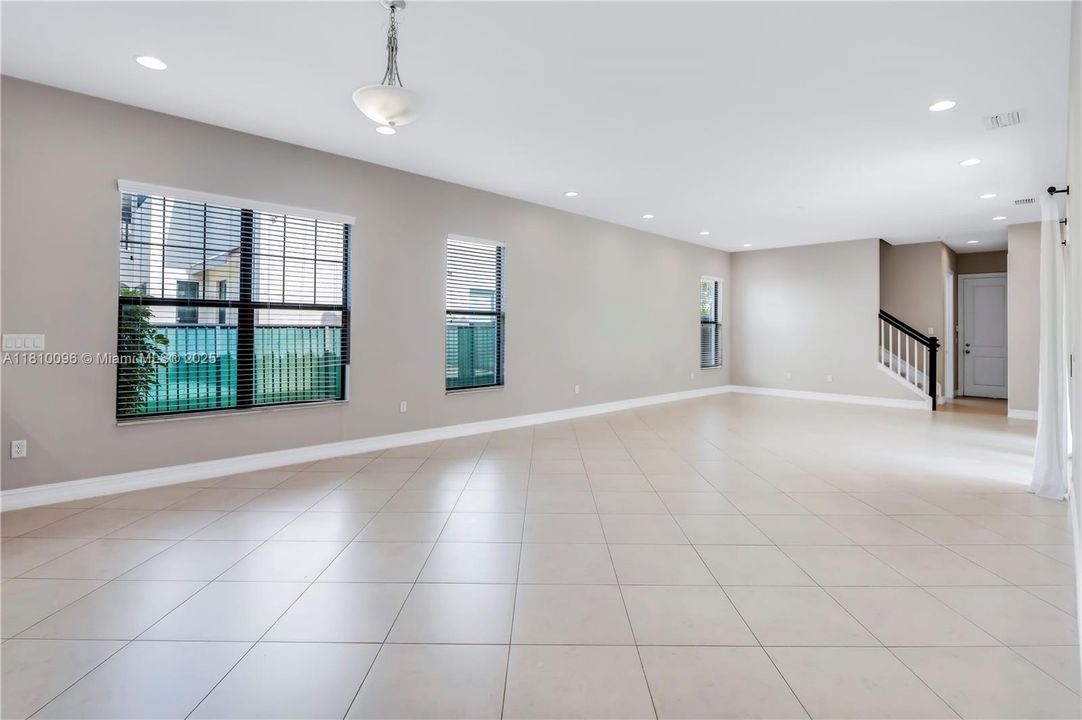 Active With Contract: $1,350,000 (5 beds, 4 baths, 3798 Square Feet)