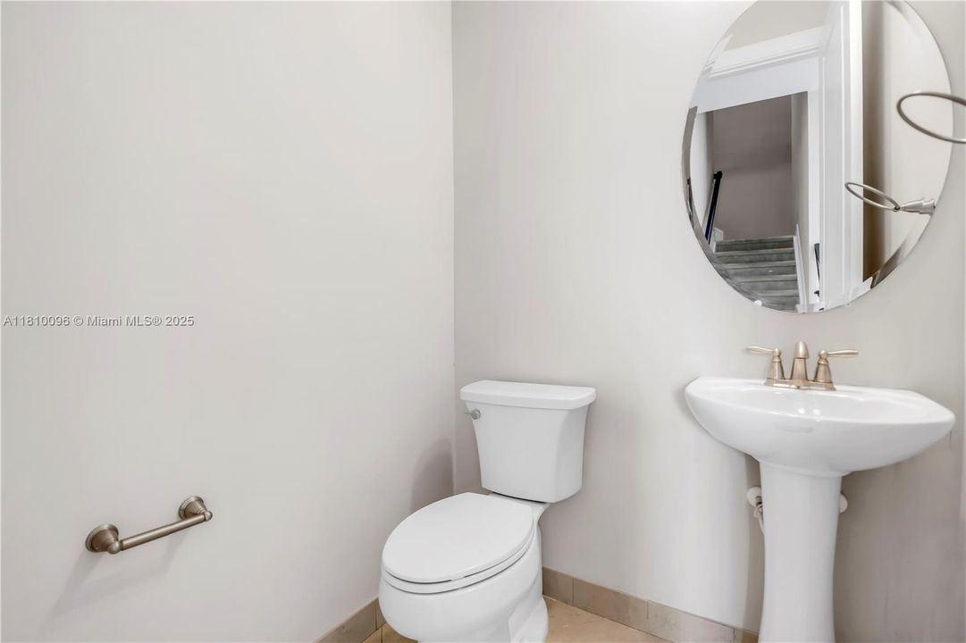 Active With Contract: $1,350,000 (5 beds, 4 baths, 3798 Square Feet)