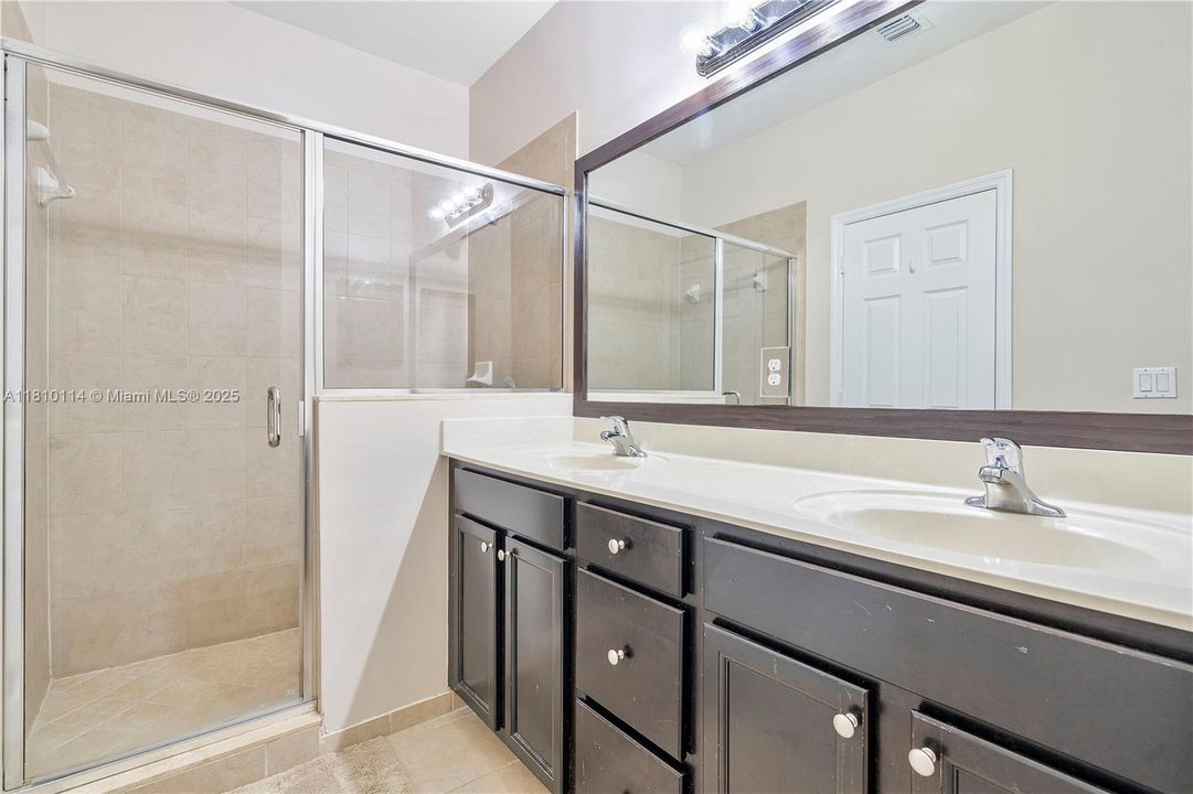 Недавно продано: $505,000 (3 спален, 2 ванн, 1608 Квадратных фут)