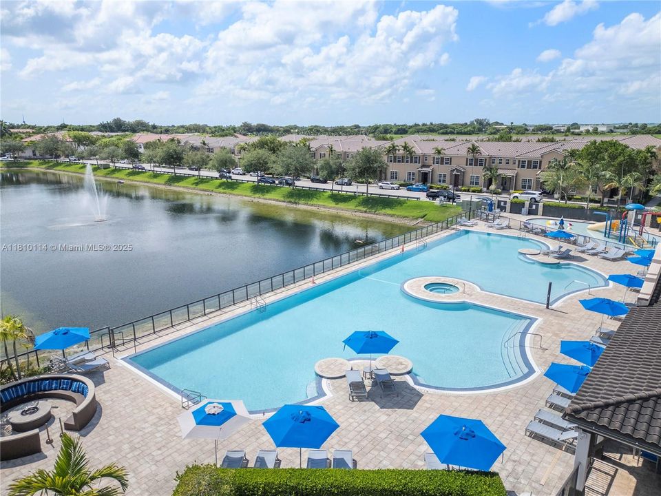 Недавно продано: $505,000 (3 спален, 2 ванн, 1608 Квадратных фут)