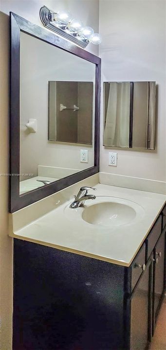 Недавно продано: $505,000 (3 спален, 2 ванн, 1608 Квадратных фут)