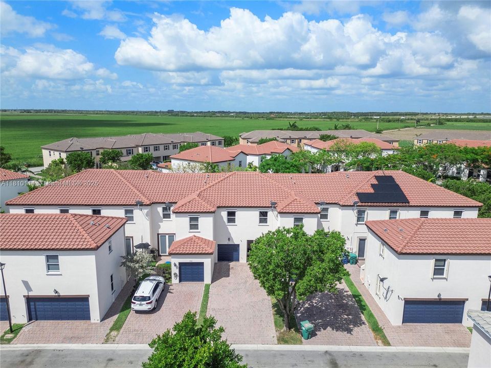 Недавно продано: $505,000 (3 спален, 2 ванн, 1608 Квадратных фут)