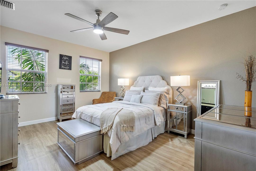 Недавно продано: $505,000 (3 спален, 2 ванн, 1608 Квадратных фут)