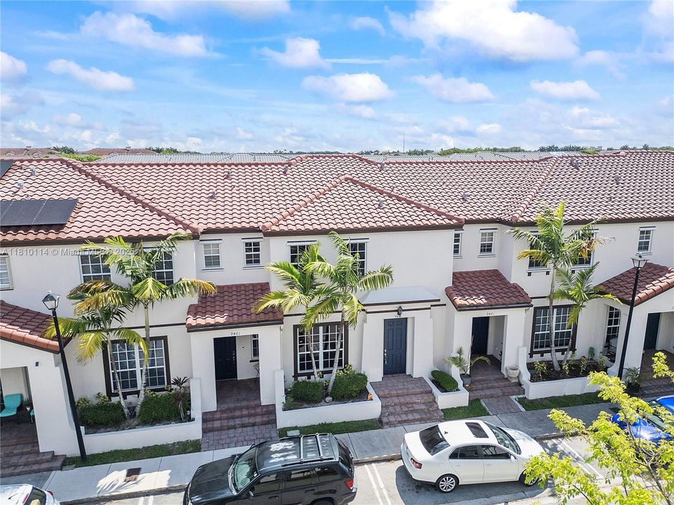 Недавно продано: $505,000 (3 спален, 2 ванн, 1608 Квадратных фут)