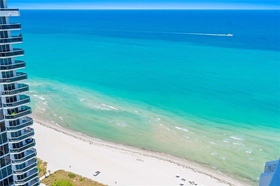 На продажу: $2,590,000 (2 спален, 2 ванн, 1350 Квадратных фут)