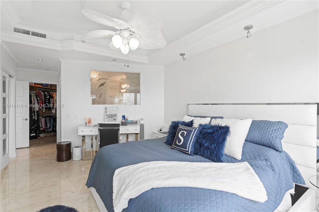 На продажу: $2,590,000 (2 спален, 2 ванн, 1350 Квадратных фут)