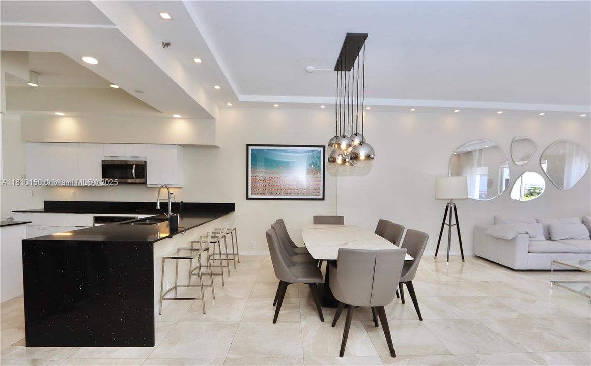 En Venta: $795,000 (2 camas, 2 baños, 1820 Pies cuadrados)