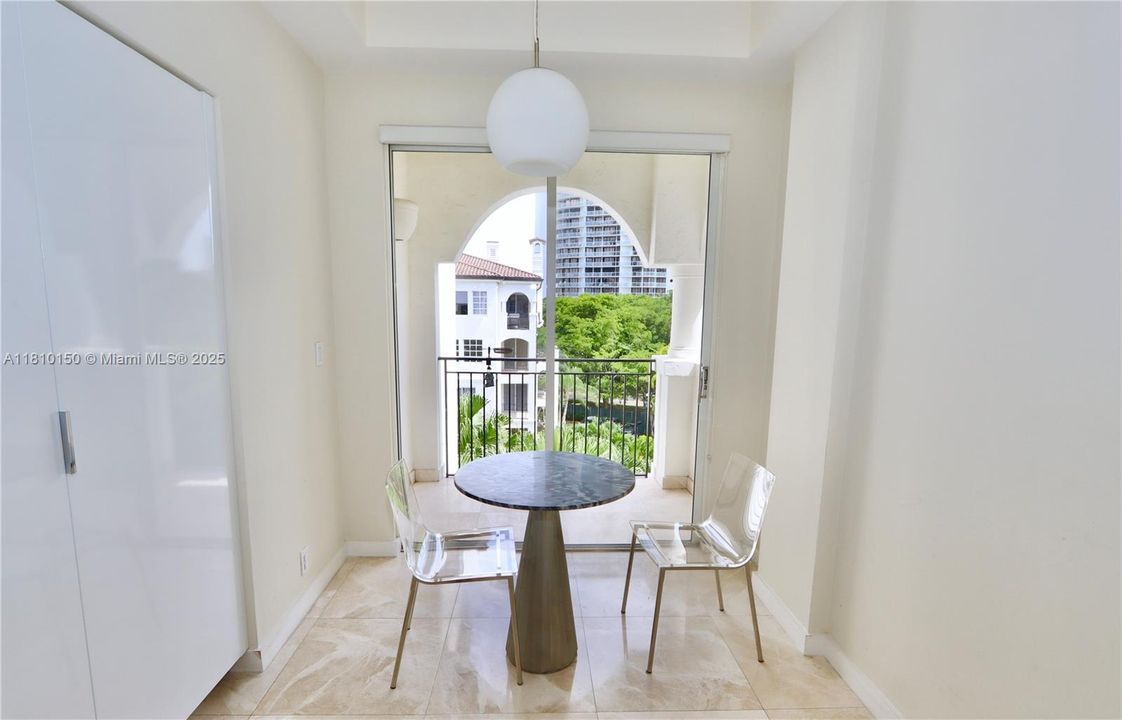 En Venta: $795,000 (2 camas, 2 baños, 1820 Pies cuadrados)