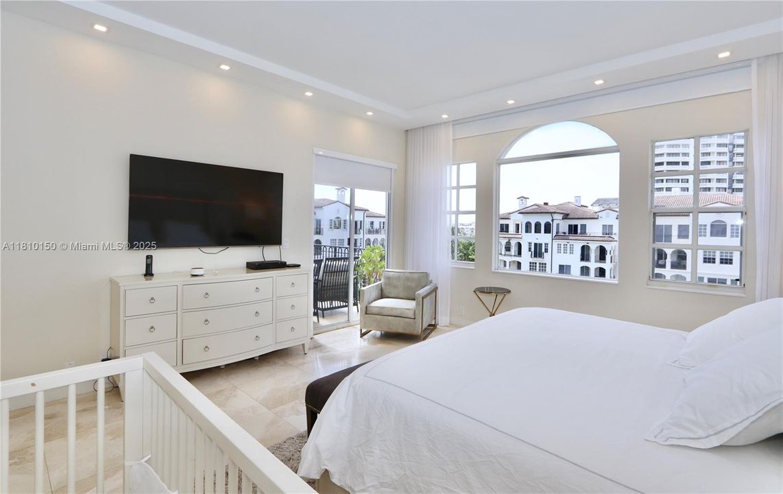 En Venta: $795,000 (2 camas, 2 baños, 1820 Pies cuadrados)