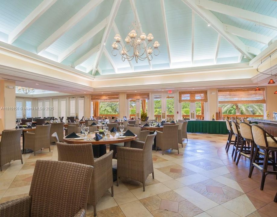 En Venta: $795,000 (2 camas, 2 baños, 1820 Pies cuadrados)