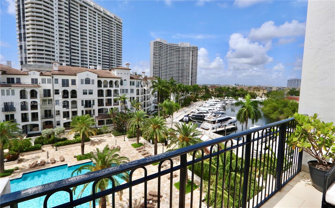 En Venta: $795,000 (2 camas, 2 baños, 1820 Pies cuadrados)