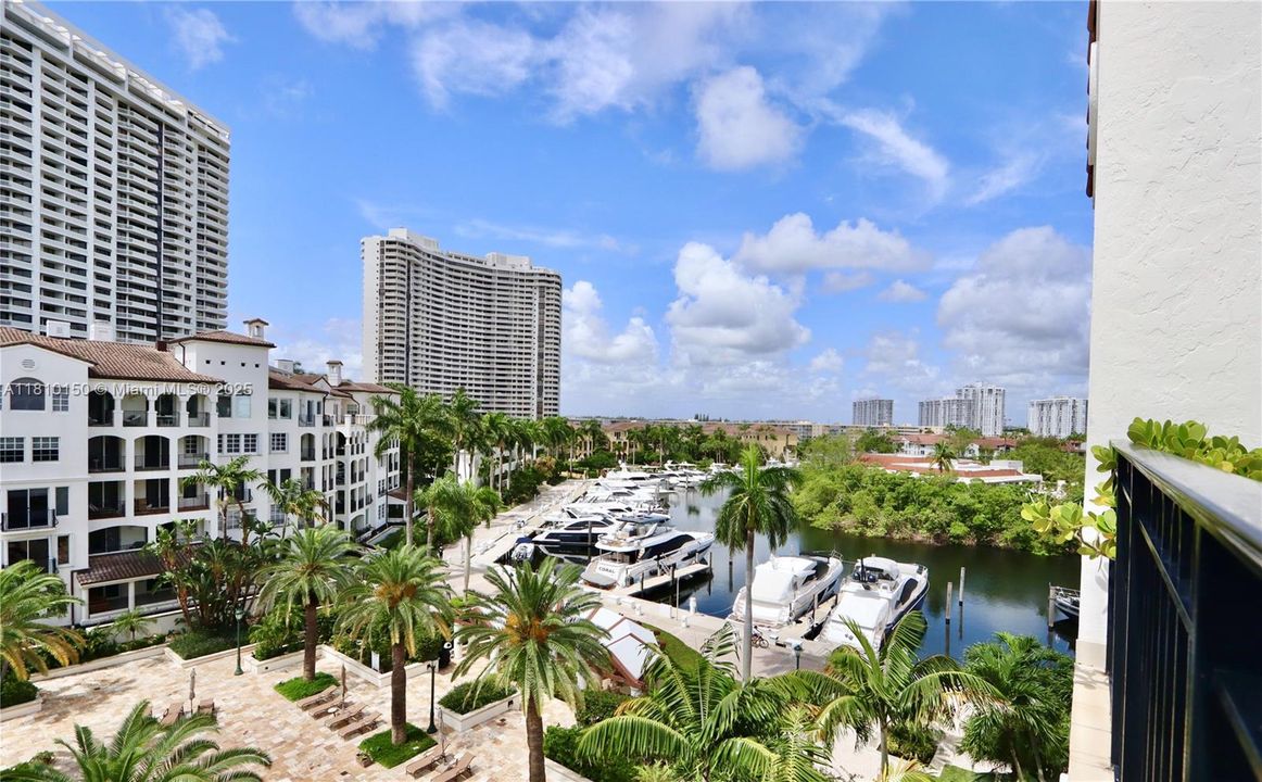 En Venta: $795,000 (2 camas, 2 baños, 1820 Pies cuadrados)