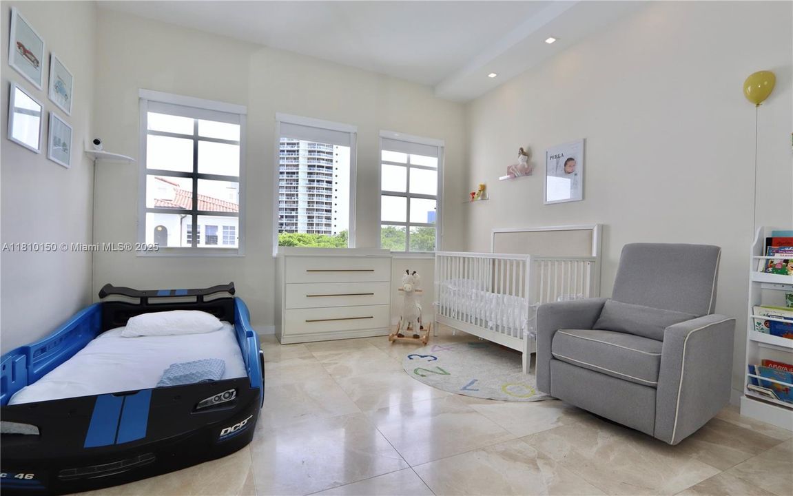 En Venta: $795,000 (2 camas, 2 baños, 1820 Pies cuadrados)