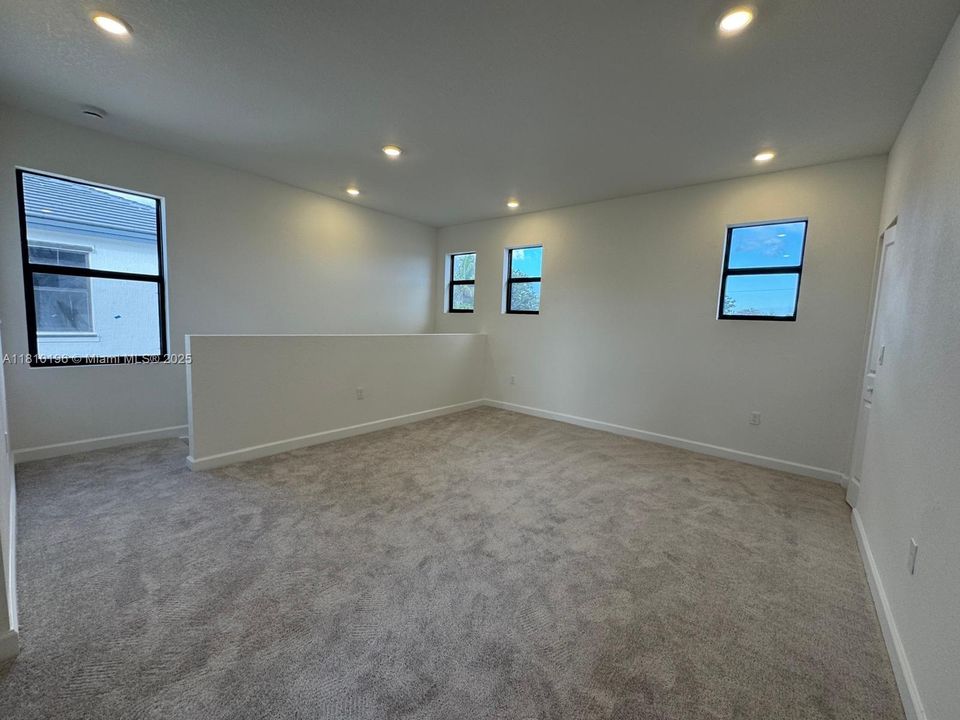 Recientemente alquilado: $4,200 (3 camas, 2 baños, 1854 Pies cuadrados)