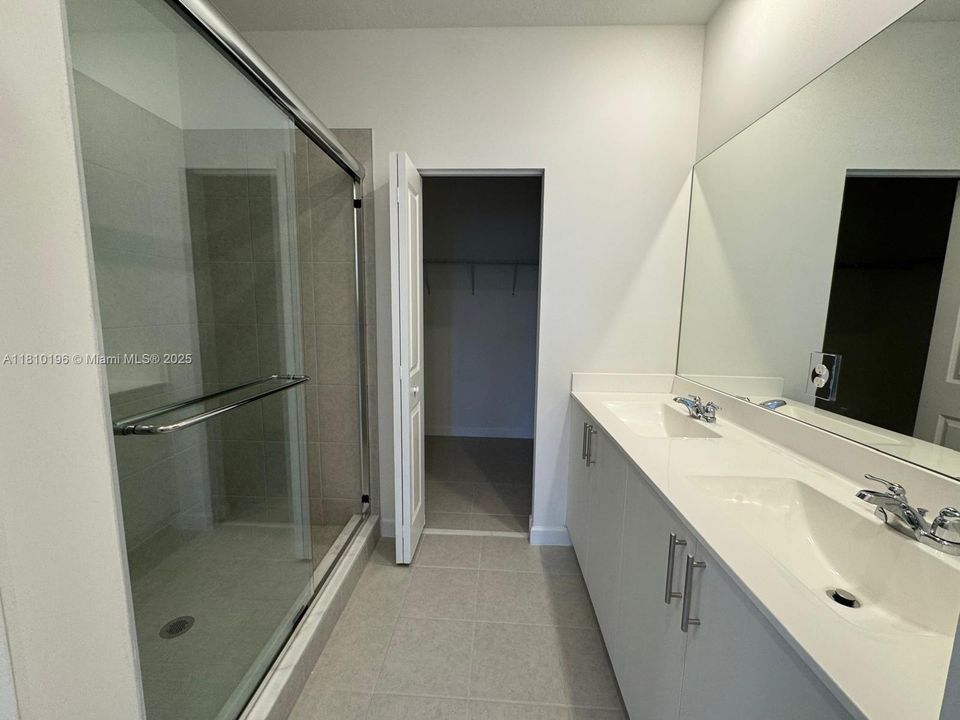 Recientemente alquilado: $4,200 (3 camas, 2 baños, 1854 Pies cuadrados)