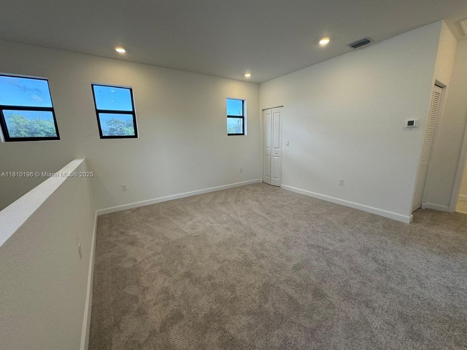 Recientemente alquilado: $4,200 (3 camas, 2 baños, 1854 Pies cuadrados)