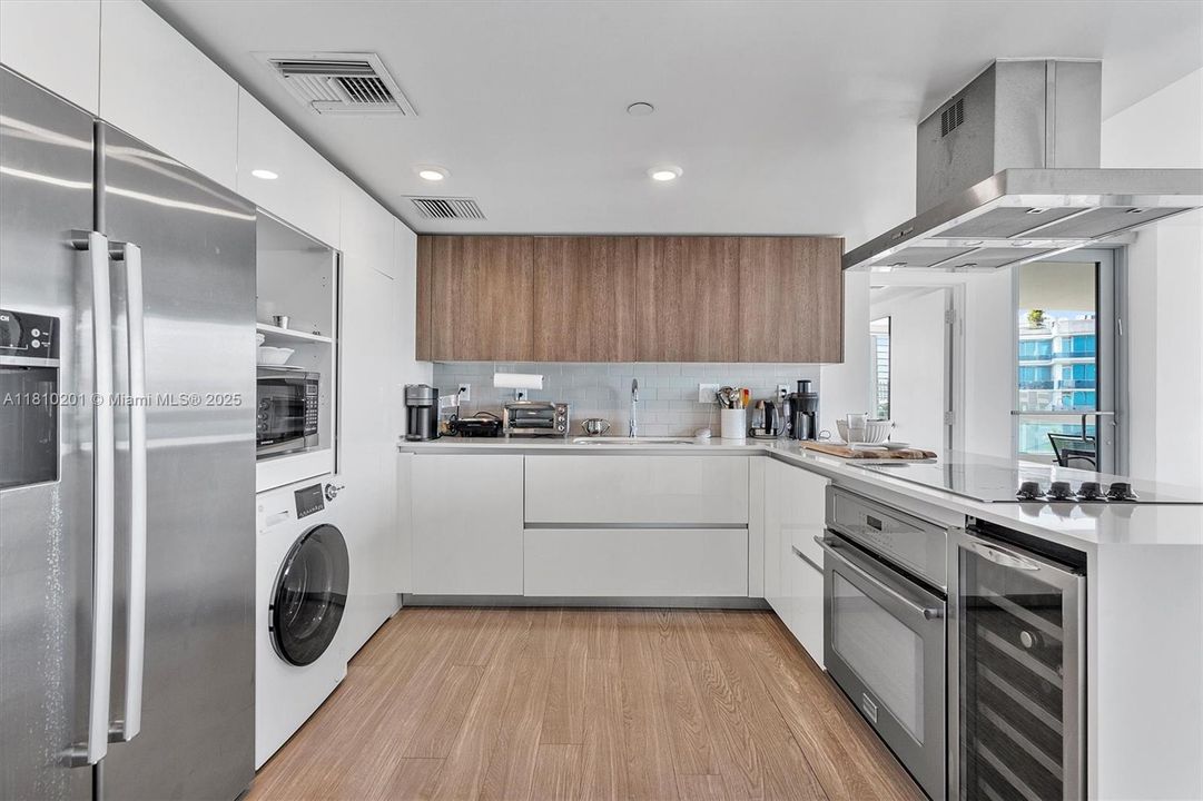 На продажу: $685,000 (2 спален, 2 ванн, 1150 Квадратных фут)