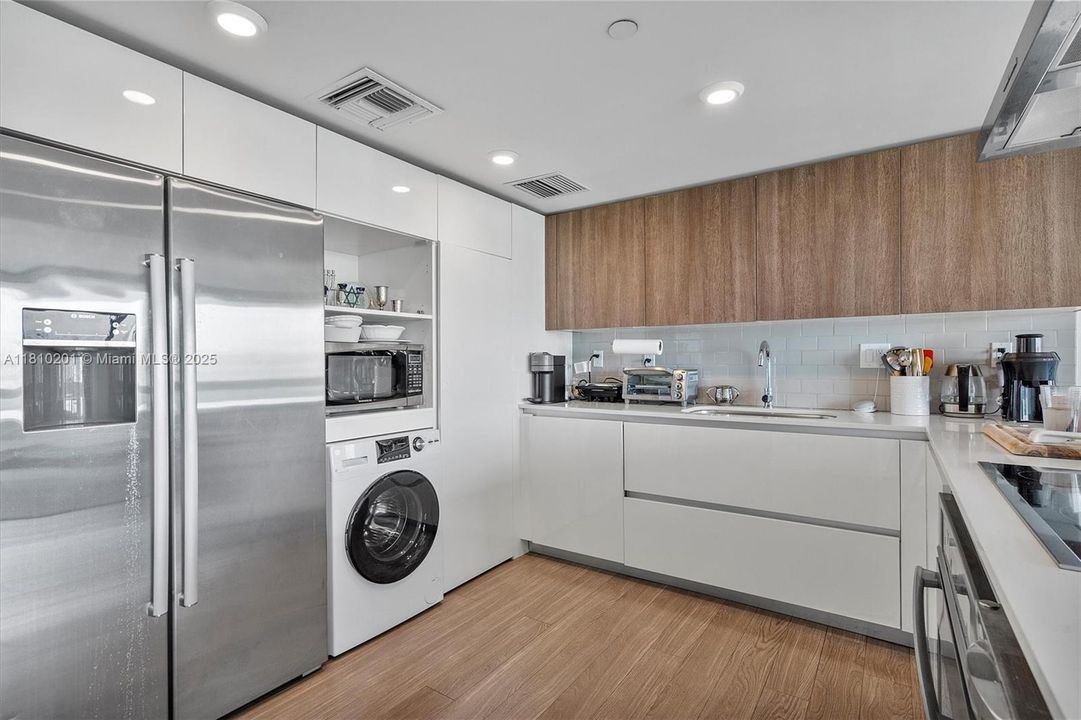 На продажу: $685,000 (2 спален, 2 ванн, 1150 Квадратных фут)