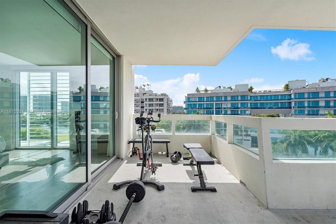 На продажу: $685,000 (2 спален, 2 ванн, 1150 Квадратных фут)