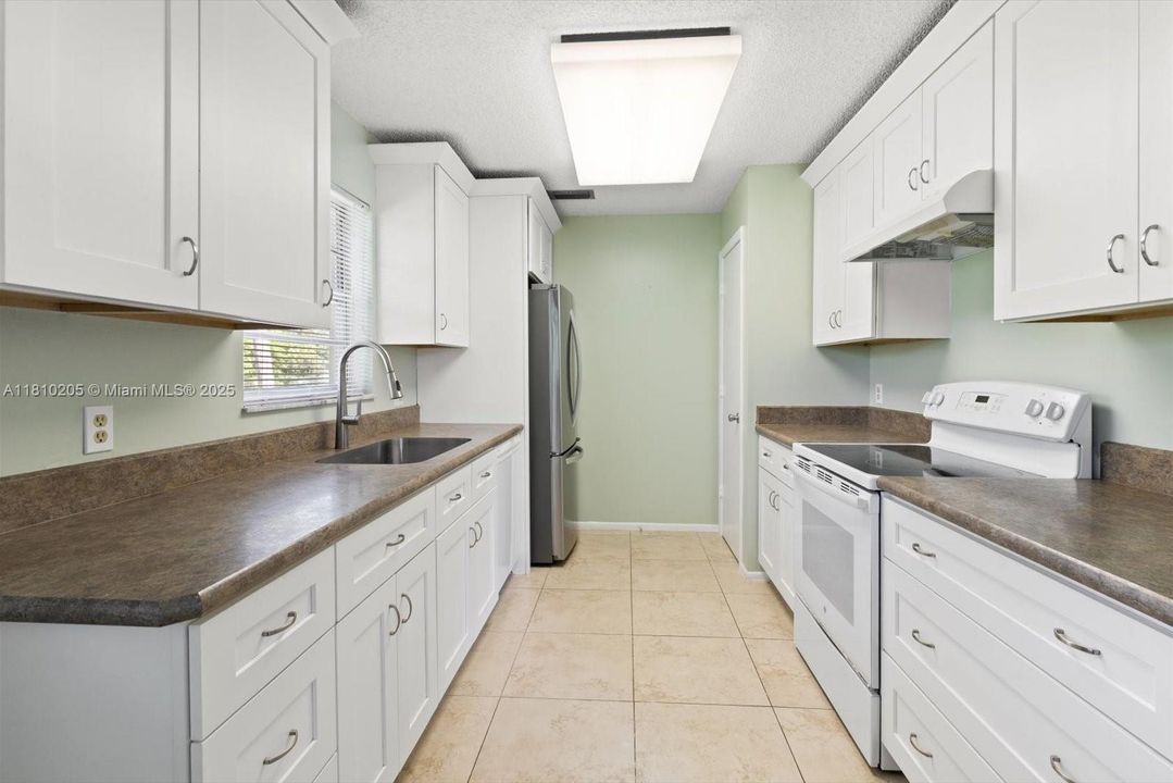 Activo con contrato: $159,000 (2 camas, 2 baños, 1170 Pies cuadrados)