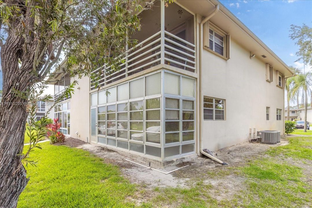 Activo con contrato: $159,000 (2 camas, 2 baños, 1170 Pies cuadrados)