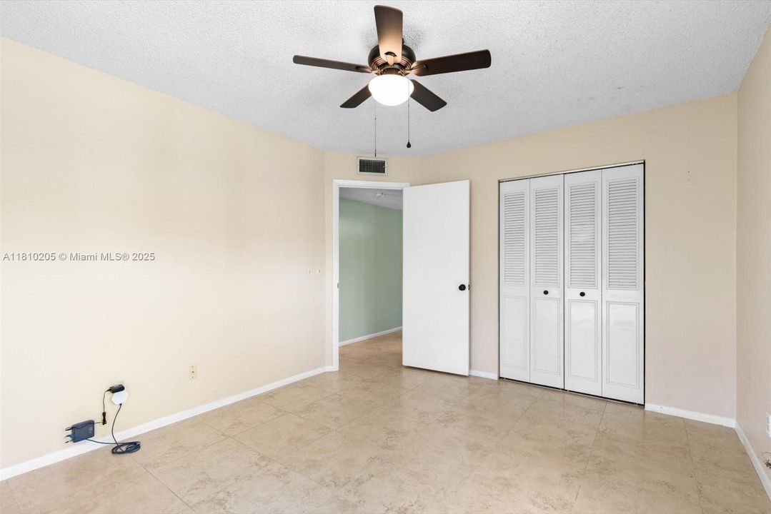 Activo con contrato: $159,000 (2 camas, 2 baños, 1170 Pies cuadrados)