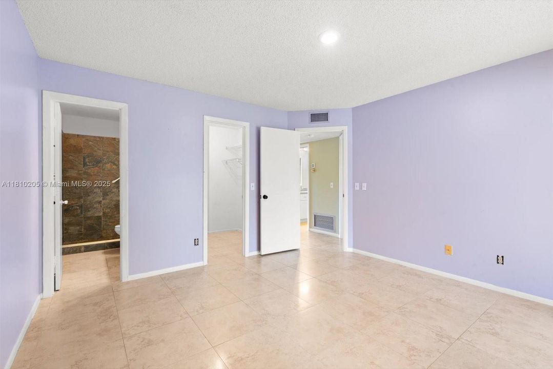 Activo con contrato: $159,000 (2 camas, 2 baños, 1170 Pies cuadrados)