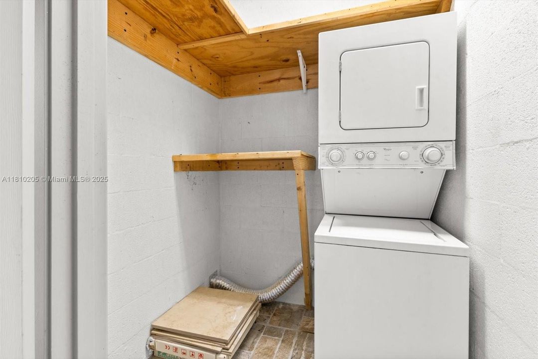 Activo con contrato: $159,000 (2 camas, 2 baños, 1170 Pies cuadrados)