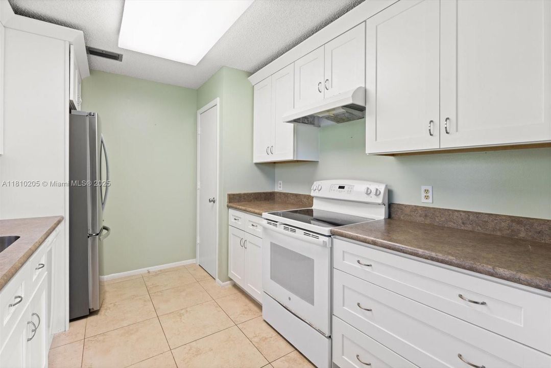 Activo con contrato: $159,000 (2 camas, 2 baños, 1170 Pies cuadrados)