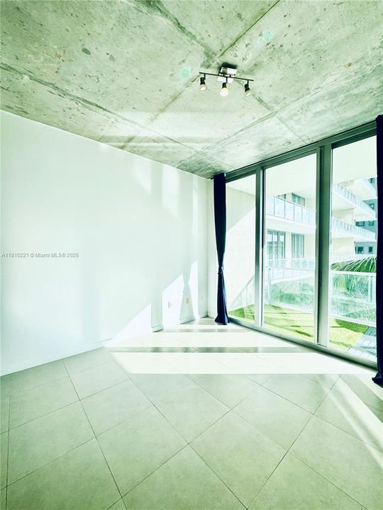 На продажу: $397,500 (1 спален, 1 ванн, 588 Квадратных фут)