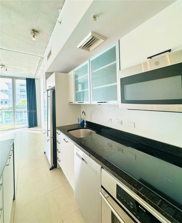 На продажу: $397,500 (1 спален, 1 ванн, 588 Квадратных фут)