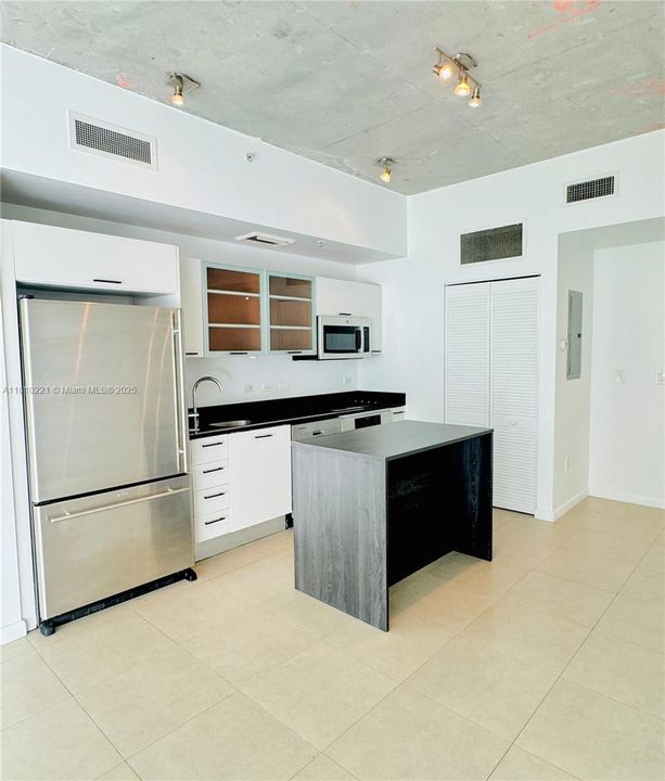 На продажу: $397,500 (1 спален, 1 ванн, 588 Квадратных фут)