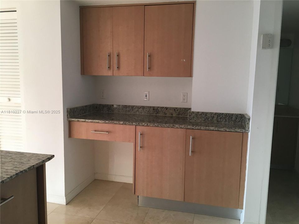 En Venta: $735,000 (1 camas, 1 baños, 896 Pies cuadrados)