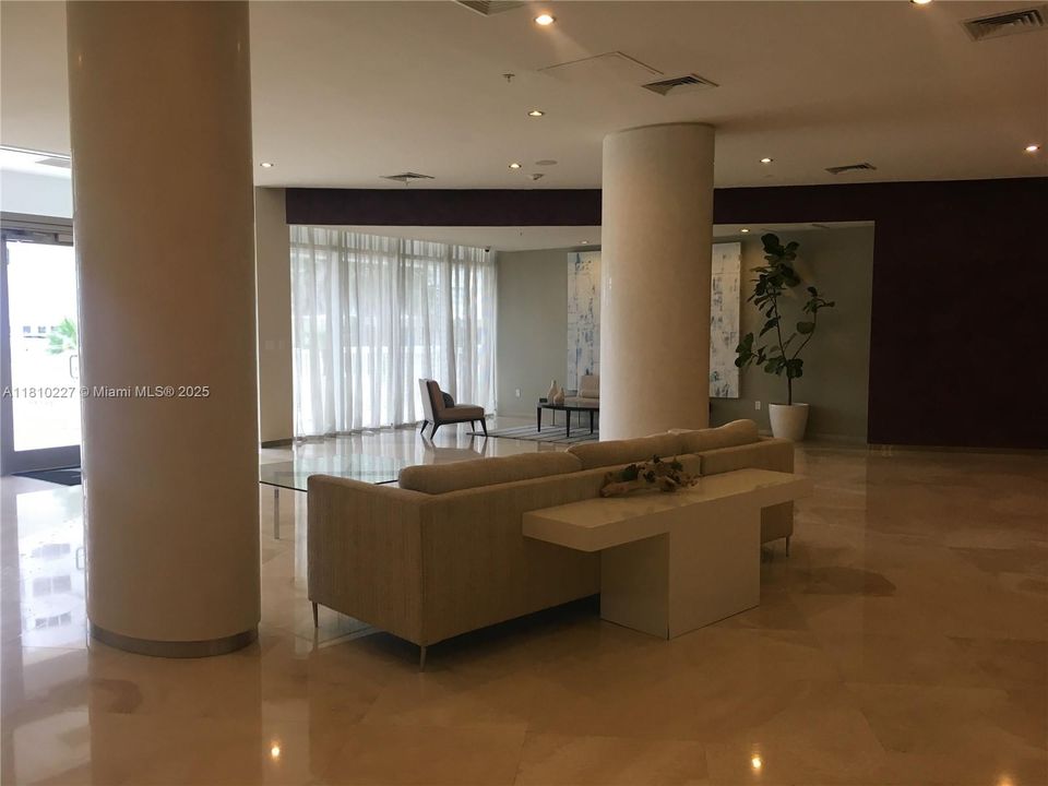 En Venta: $735,000 (1 camas, 1 baños, 896 Pies cuadrados)