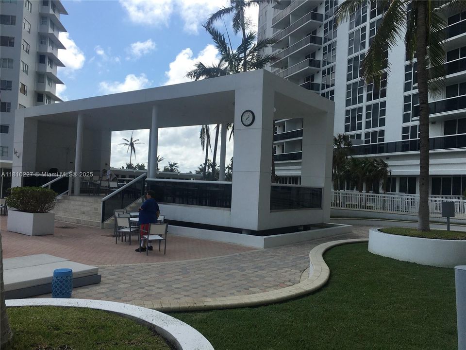 En Venta: $735,000 (1 camas, 1 baños, 896 Pies cuadrados)