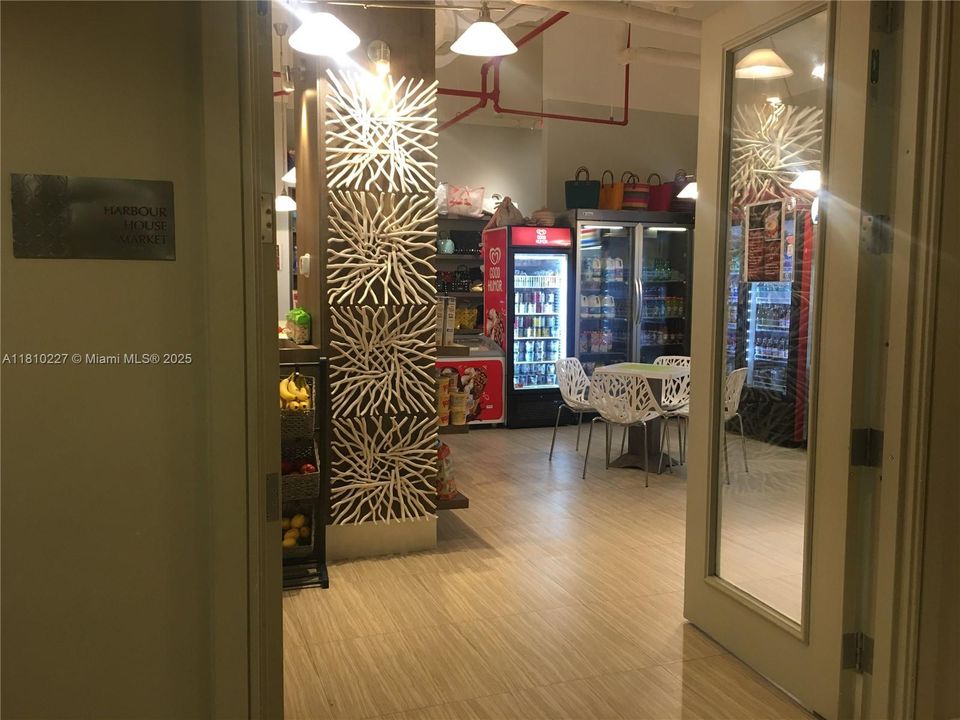 En Venta: $735,000 (1 camas, 1 baños, 896 Pies cuadrados)