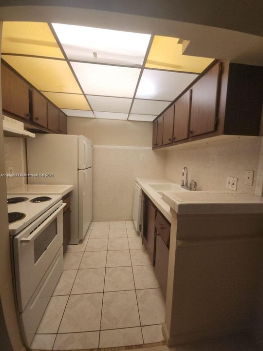 На продажу: $149,500 (1 спален, 1 ванн, 625 Квадратных фут)