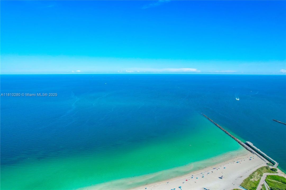 合同活跃: $1,735,000 (0 贝兹, 1 浴室, 699 平方英尺)