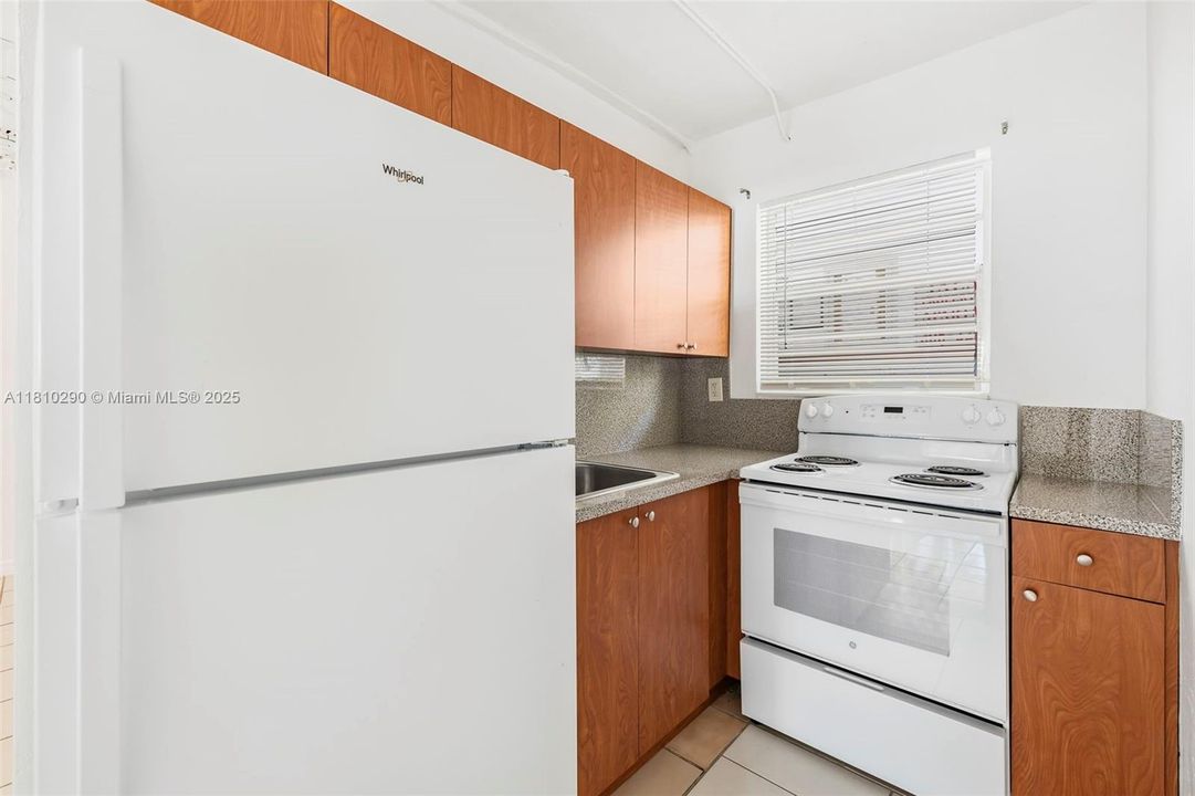 Recently Rented: $1,750 (1 beds, 1 baths, 0 Square Feet)