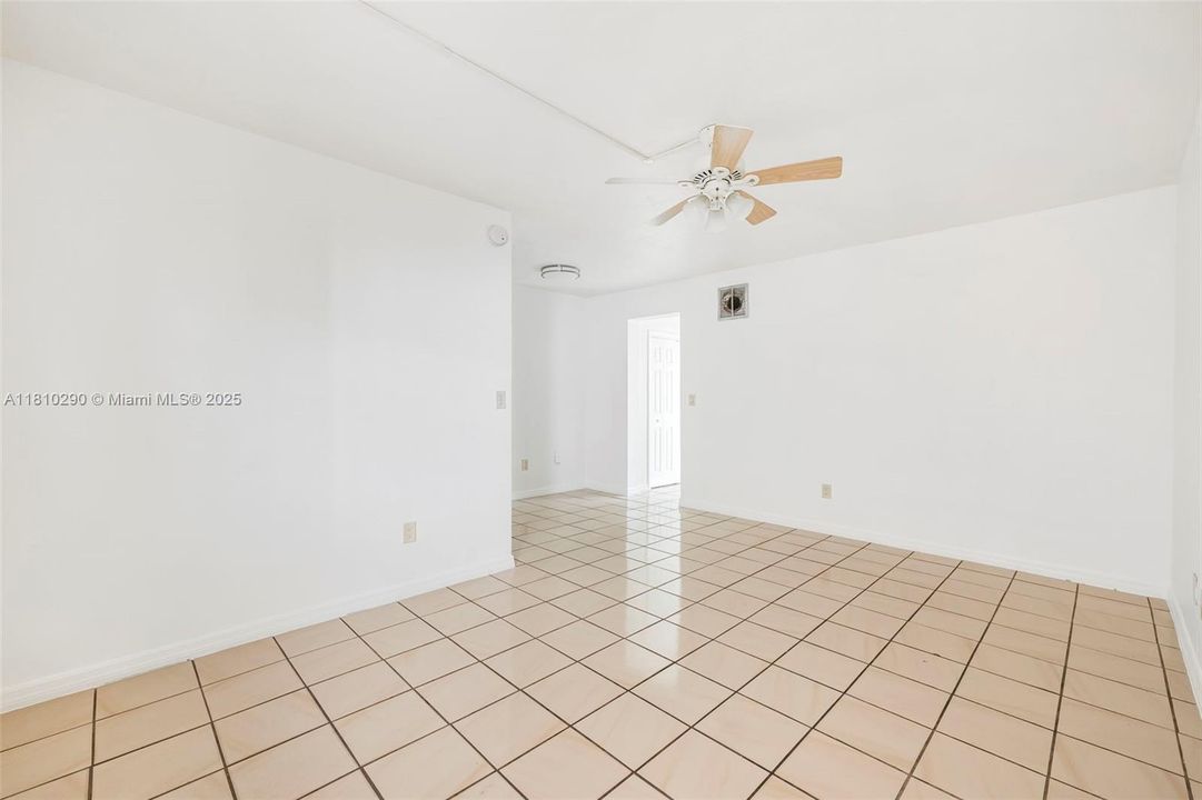 Recently Rented: $1,750 (1 beds, 1 baths, 0 Square Feet)