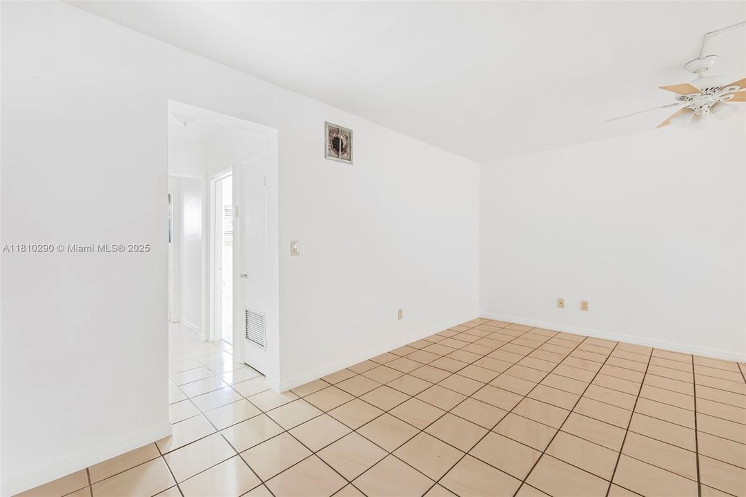 Recently Rented: $1,750 (1 beds, 1 baths, 0 Square Feet)