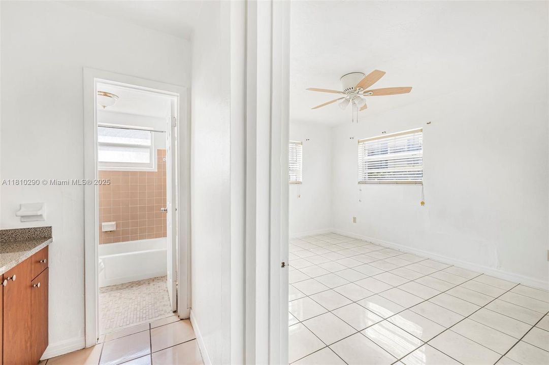 Recently Rented: $1,750 (1 beds, 1 baths, 0 Square Feet)