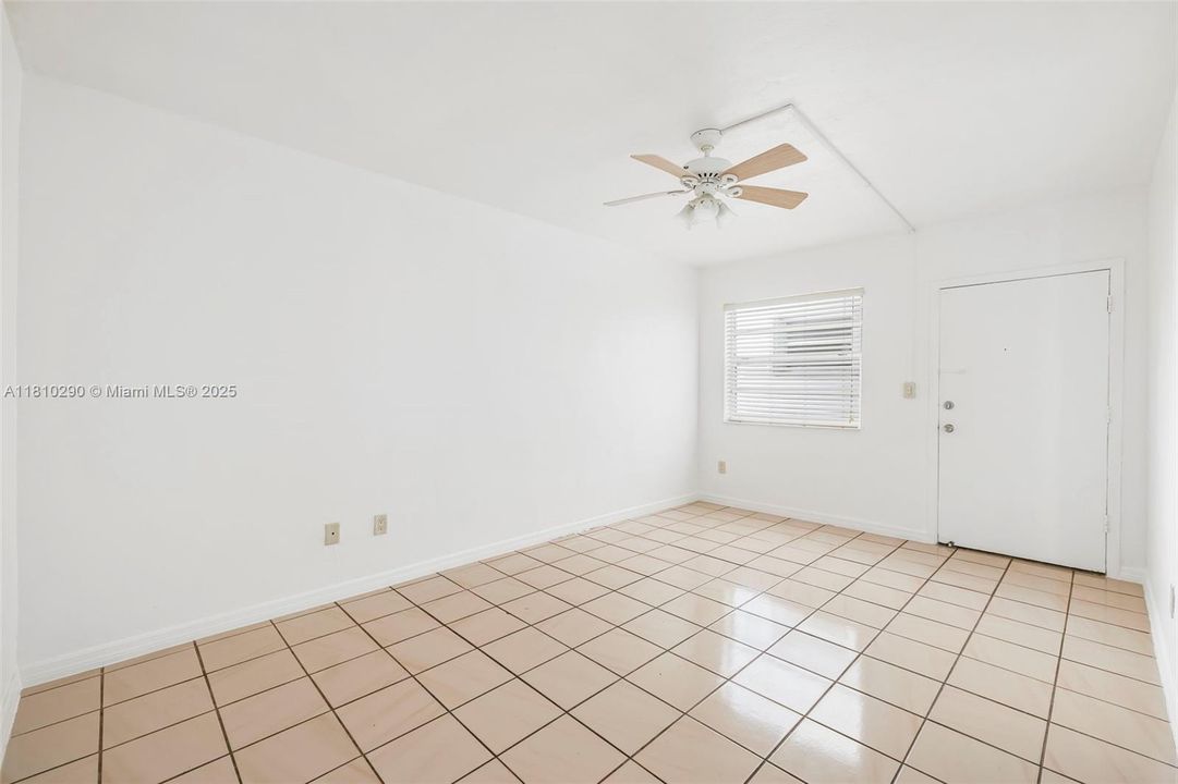 Recently Rented: $1,750 (1 beds, 1 baths, 0 Square Feet)