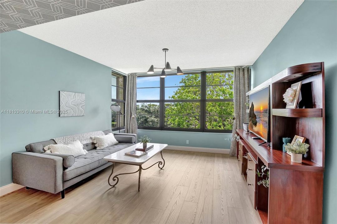 Недавно продано: $327,000 (2 спален, 2 ванн, 1385 Квадратных фут)