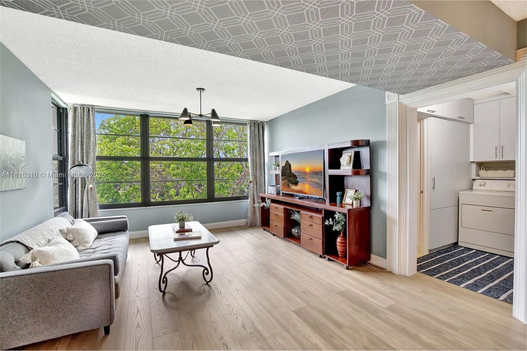 Недавно продано: $327,000 (2 спален, 2 ванн, 1385 Квадратных фут)